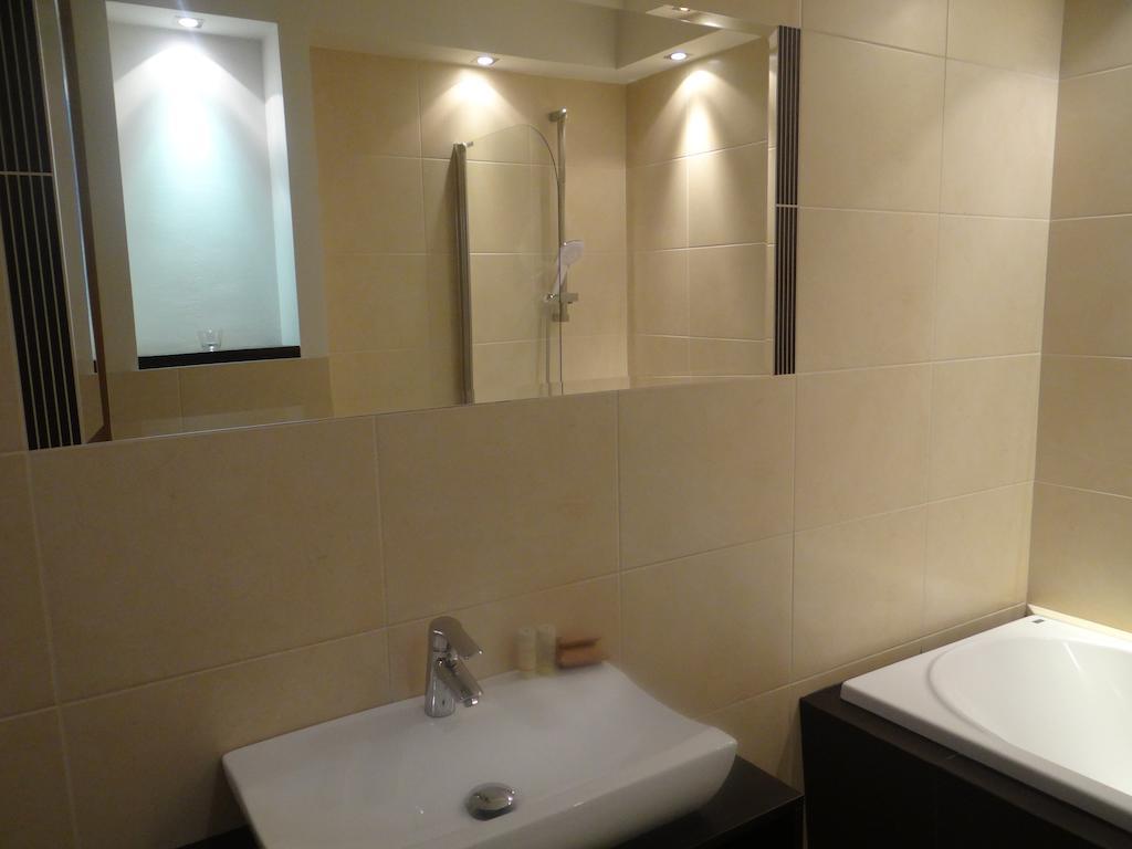 Apartament Classic キェルツェ 部屋 写真